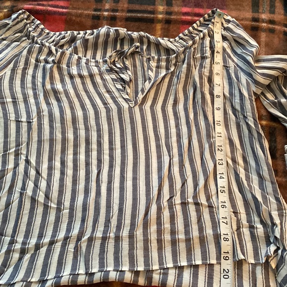 🥭 (4 for $15) OLIVIACEOUS Striped Off the Shoulder Blouse - Picture 3 of 7